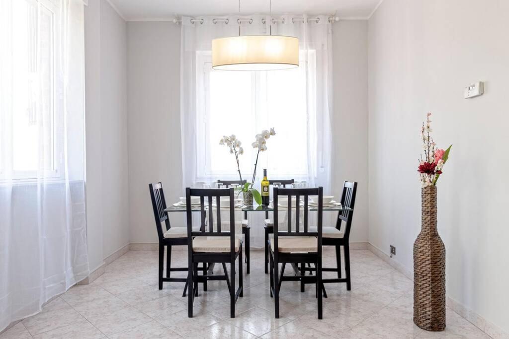 Free Parking Appartamento 5 Stelle Elegante Con Suite Ліворно Екстер'єр фото