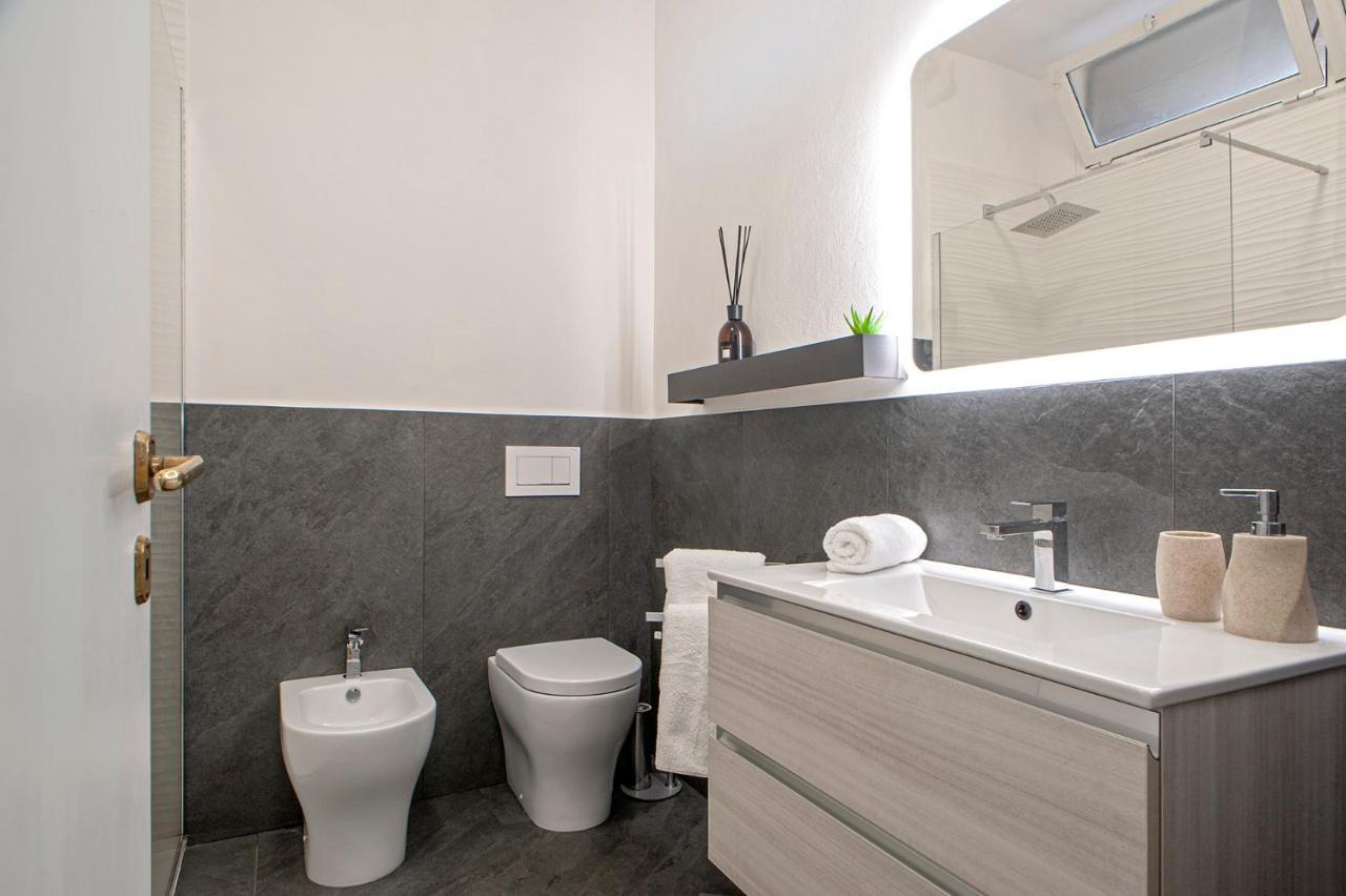 Free Parking Appartamento 5 Stelle Elegante Con Suite Ліворно Екстер'єр фото