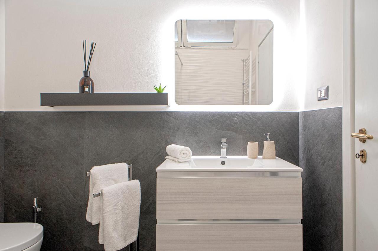 Free Parking Appartamento 5 Stelle Elegante Con Suite Ліворно Екстер'єр фото